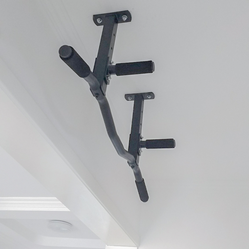 Barra de dominadas montada en  - Home Gym Needs reseña y precio